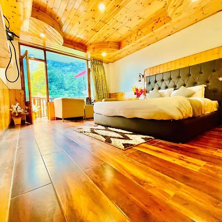 Hotel Himalayan River- Riverside Hotel Manāli Екстериор снимка