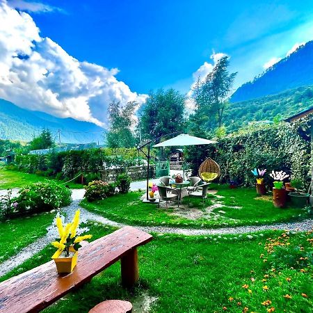 Hotel Himalayan River- Riverside Hotel Manāli Екстериор снимка