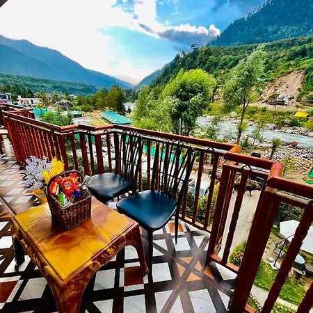 Hotel Himalayan River- Riverside Hotel Manāli Екстериор снимка