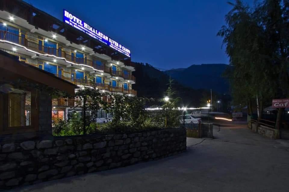Hotel Himalayan River- Riverside Hotel Manāli Екстериор снимка