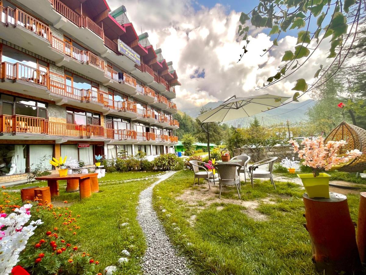 Hotel Himalayan River- Riverside Hotel Manāli Екстериор снимка