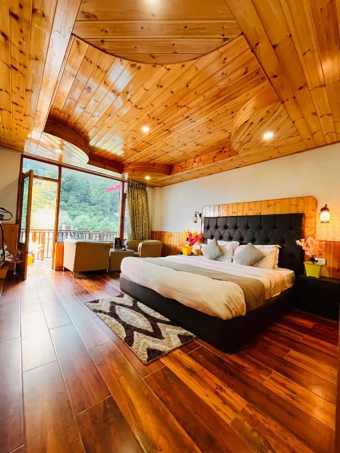 Hotel Himalayan River- Riverside Hotel Manāli Екстериор снимка