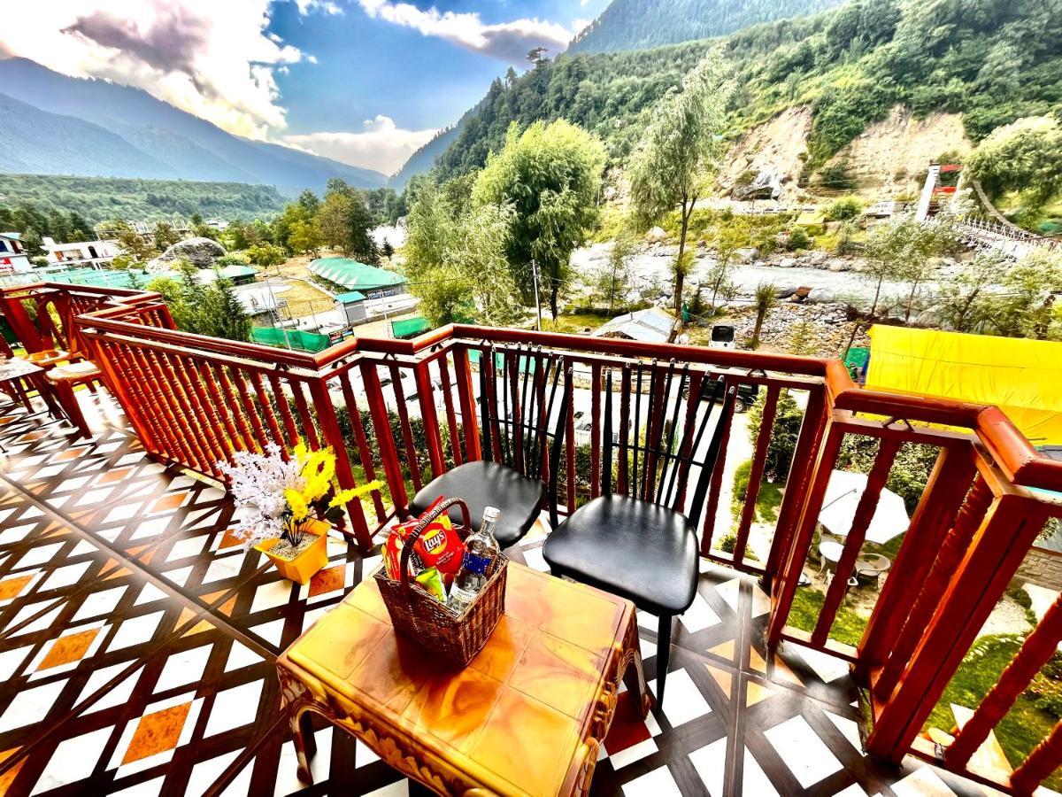Hotel Himalayan River- Riverside Hotel Manāli Екстериор снимка