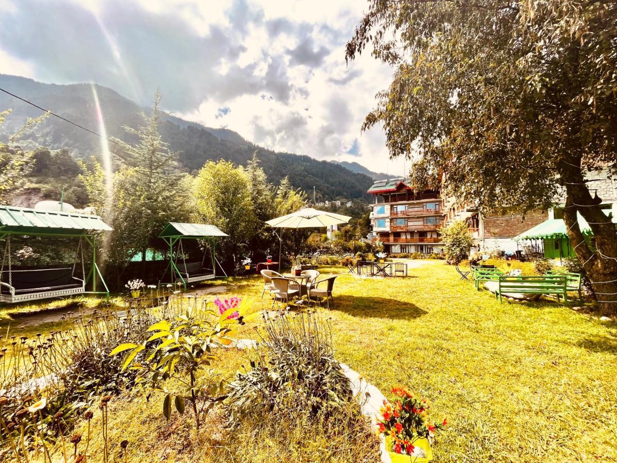 Hotel Himalayan River- Riverside Hotel Manāli Екстериор снимка