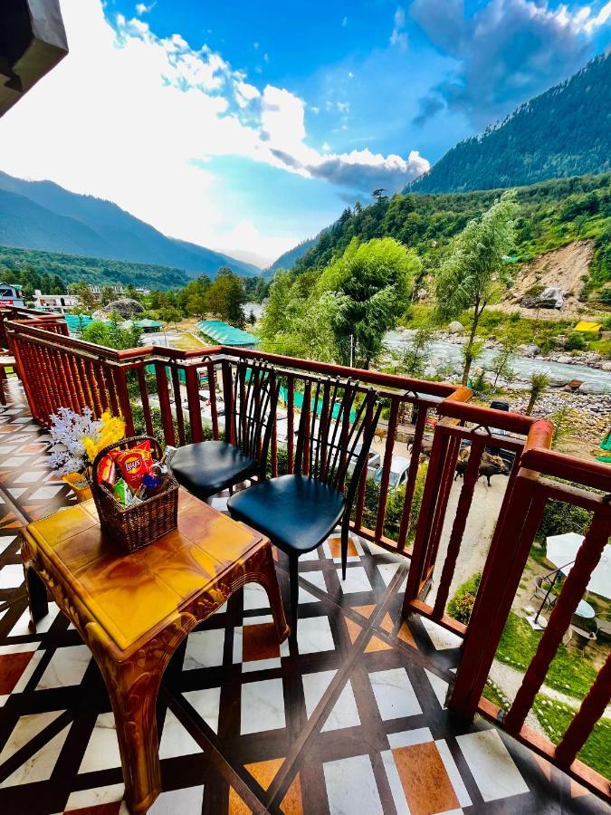 Hotel Himalayan River- Riverside Hotel Manāli Екстериор снимка