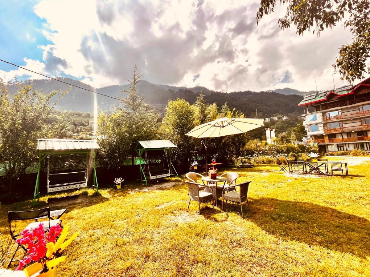 Hotel Himalayan River- Riverside Hotel Manāli Екстериор снимка